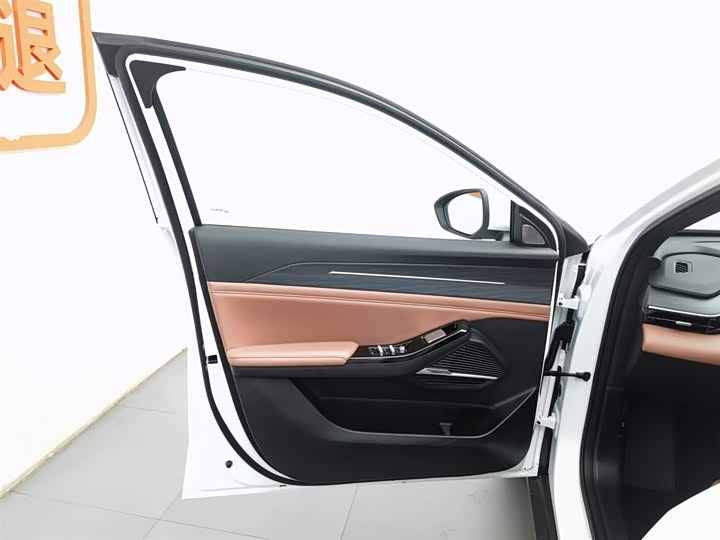 Geely Galaxy L6 2025 2025款 EM-i 140km 星舰版