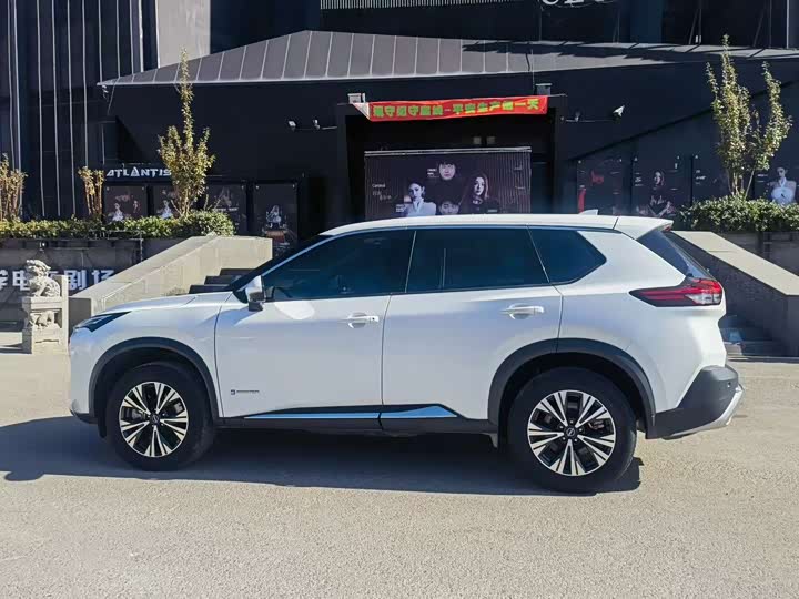 Nissan X-Trail 2023 2023款 e-POWER 超混双电机四驱豪华版