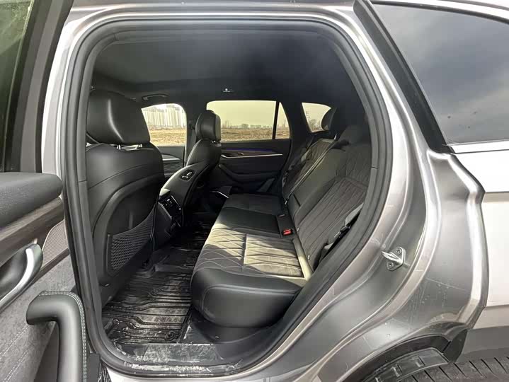 Geely Monjaro 2025 2025款 东方曜 2.0TD 自动揽星版