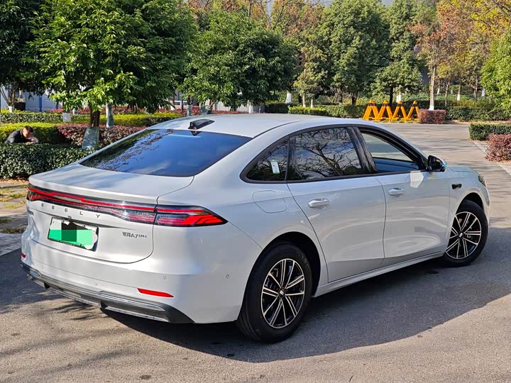 Geely Galaxy A7 2025 2025款 EM-i 70km 启航版