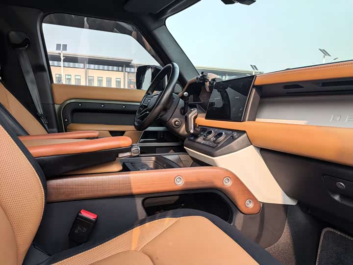 Land Rover Defender 2024 2024款 110 3.0T P400 X-DYNAMIC HSE