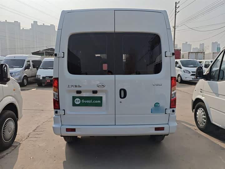 Maxus V80 2025 2025款 超值版傲运通 2.0T 手动长轴中顶127Ps 6/7/9座