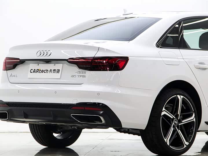 Audi A4L 2025 2025款 200万辆悦享版 40 TFSI 豪华动感型