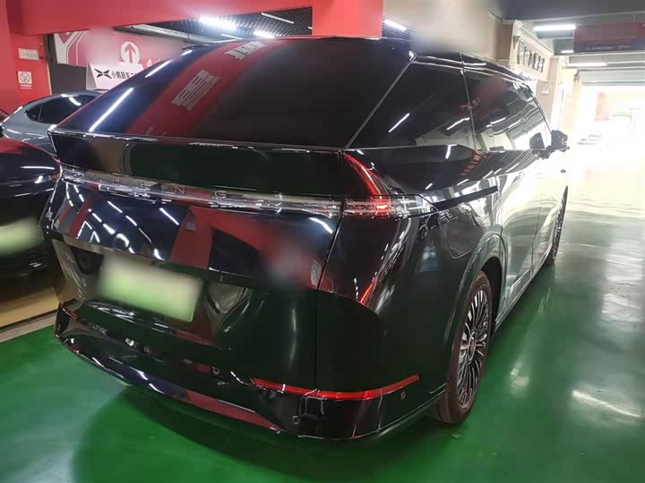 XPeng X9 2025 2025款 纯电 740超长续航 Max