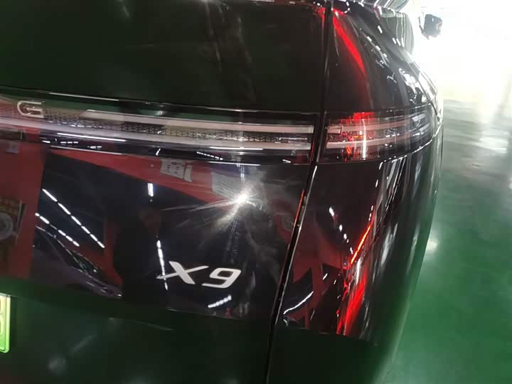 XPeng X9 2025 2025款 纯电 740超长续航 Max