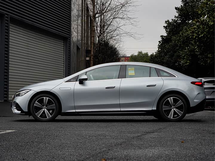 Mercedes-Benz EQE 2025 2025款 500 4MATIC 豪华版
