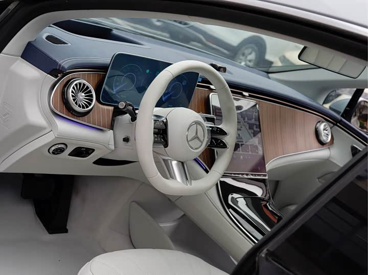 Mercedes-Benz EQE 2025 2025款 500 4MATIC 豪华版