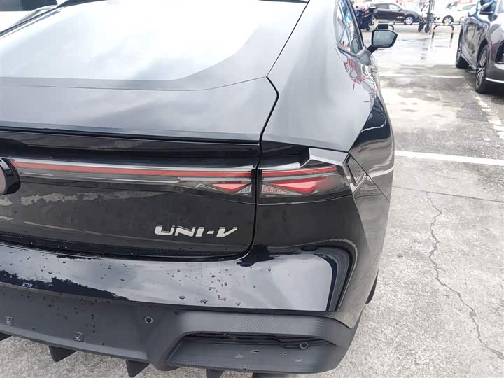 Changan UNI-V 2025 2025款 第三代 1.5T 500Bar尊贵型