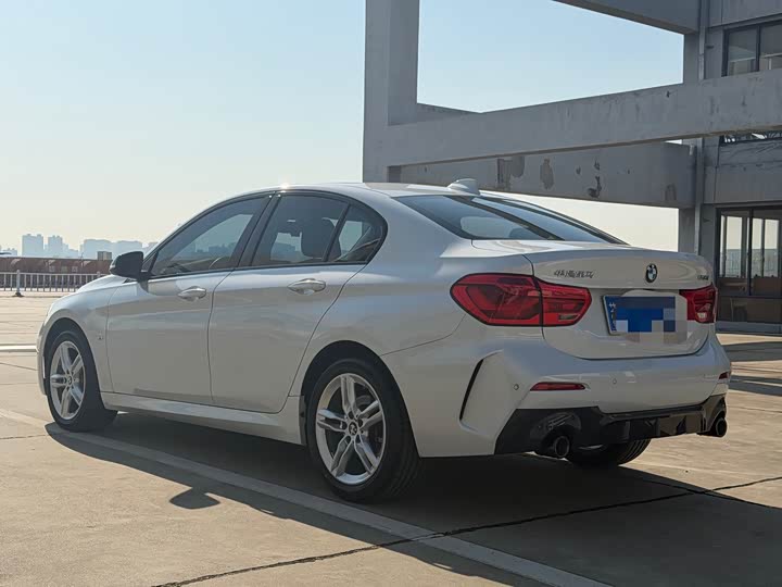 BMW 1 Series 2023 2023款 120i M运动曜夜版