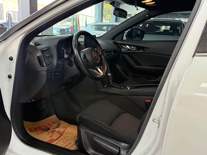 Mazda CX-4 2021 2021款 2.0L 自动两驱蓝天活力版