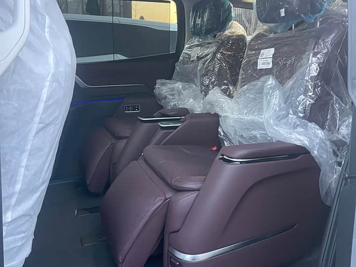 Buick GL8 Century 2025 2025款 2.0T 六座蕴世版