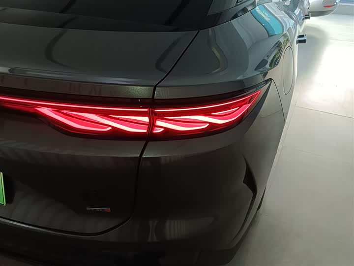 BYD Han L 2025 2025款 DM-p 四驱激光雷达旗舰型