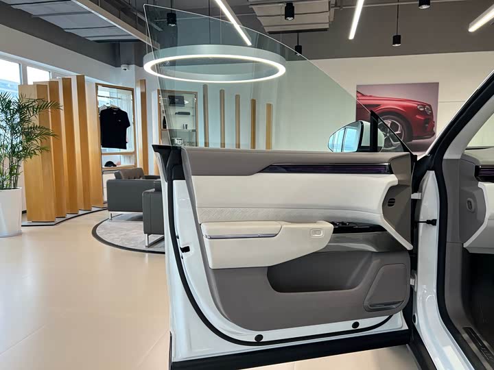 Zeekr 7X 2025 2025款 75kWh 后驱智驾版