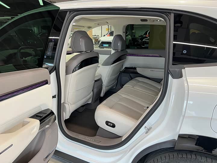 Zeekr 7X 2025 2025款 75kWh 后驱智驾版