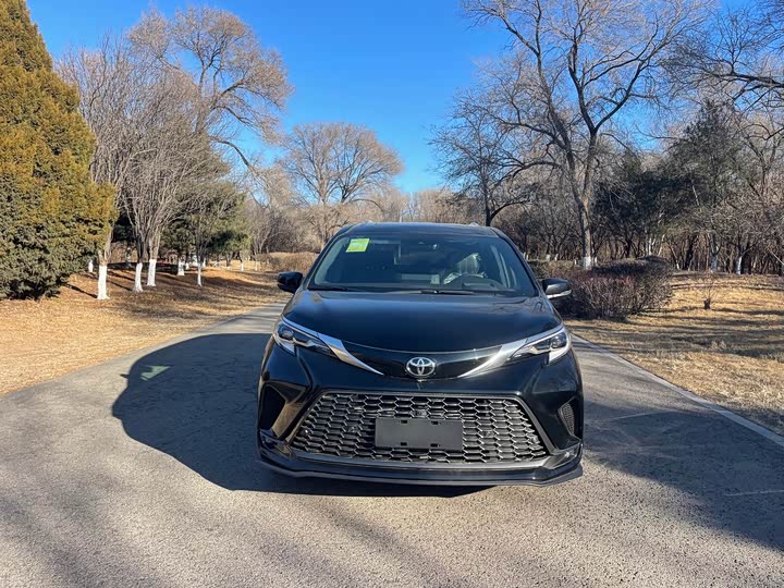 Toyota Granvia 2024 2024款 2.5L混动 尊贵PLUS四驱版