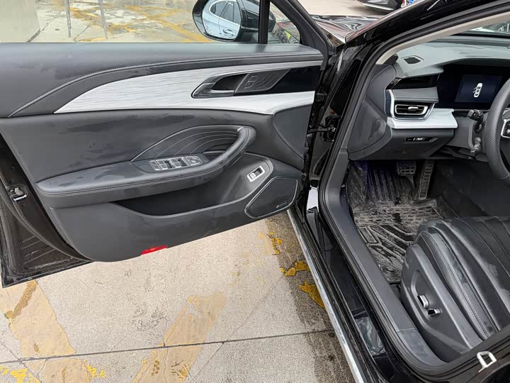 Hongqi H5 2025 2025款 1.5T DCT旗悦版