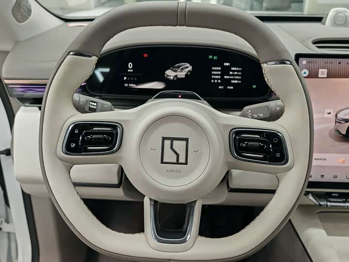 Zeekr 7X 2025 2025款 100kWh 长续航后驱智驾版