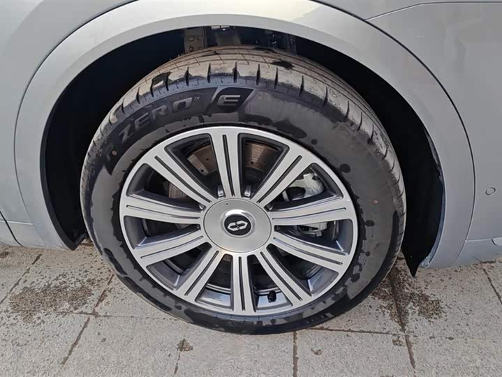 Aito M8 2025 2025款 增程 Max+版 53.4kWh 5座版