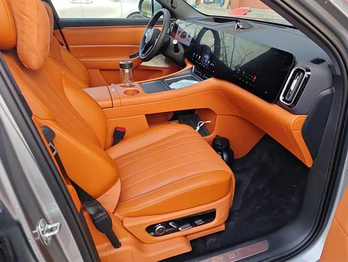 Aito M8 2025 2025款 增程 Max+版 53.4kWh 5座版