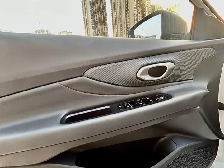 GAC Trumpchi Empow R 2023 2023款 影豹H 高能混动版