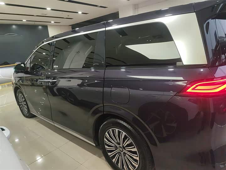 BYD Xia 2025 2025款 DM-i 1.5T 180km 卓越型