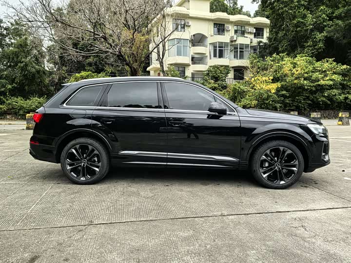 Audi Q7 2025 2025款 55 TFSI quattro S line运动型