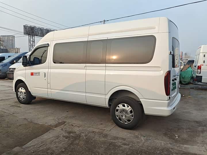 Maxus V80 2025 2025款 PRO傲运通 2.0T 自动长轴中顶 6/7/8/9座