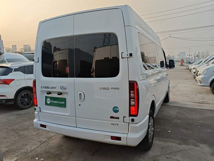 Maxus V80 2025 2025款 PRO傲运通 2.0T 自动长轴中顶 6/7/8/9座