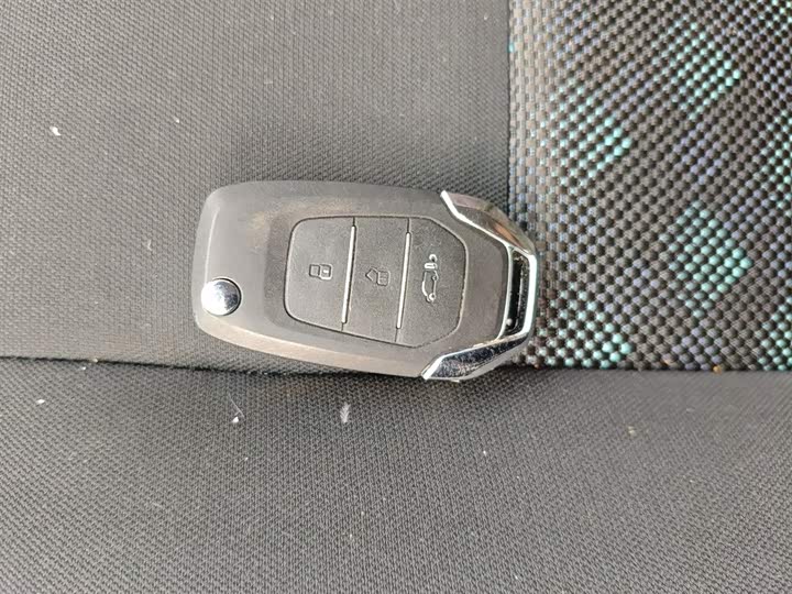 Maxus V80 2025 2025款 PRO傲运通 2.0T 自动长轴中顶 6/7/8/9座