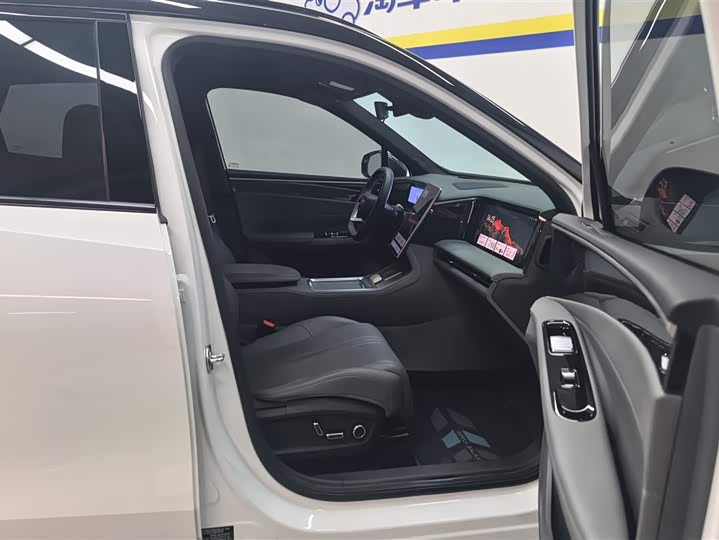 Geely Galaxy L7 2025 2025款 EM-i 115km 探索+版