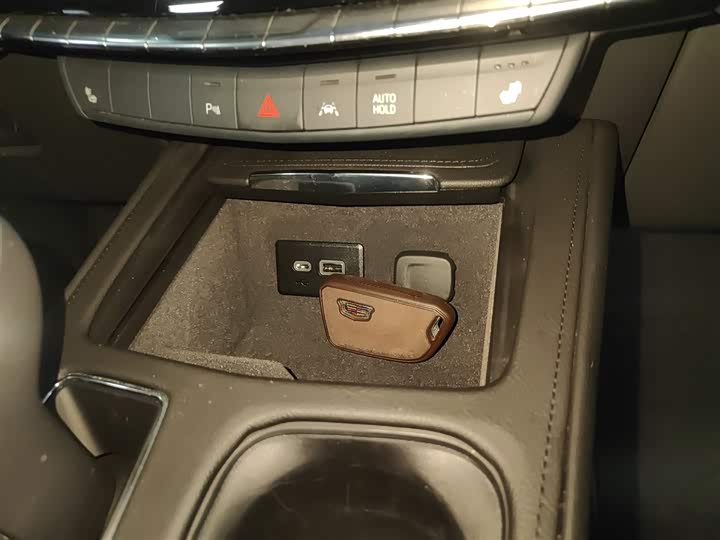 Cadillac XT4 2024 2024款 28T 两驱豪华型