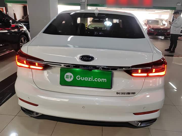 Ford Escort 2021 2021款 1.5L 自动钻石版