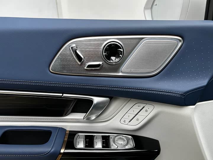 Buick GL8 Century 2025 2025款 2.0T 七座蕴世版