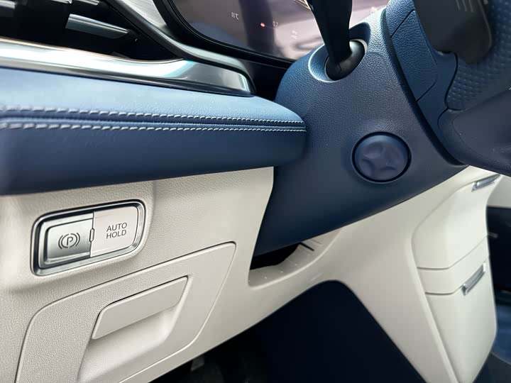 Buick GL8 Century 2025 2025款 2.0T 七座蕴世版