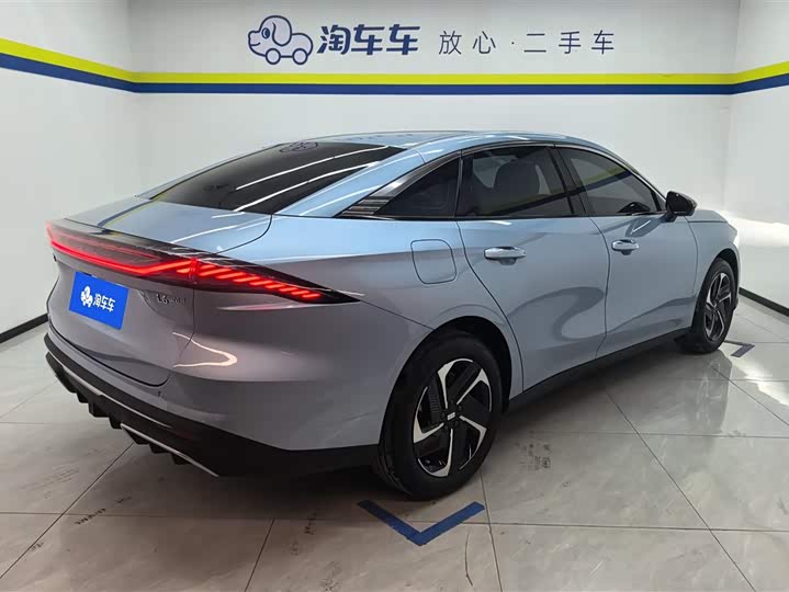 Geely Galaxy L6 2025 2025款 EM-i 140km 星舰版