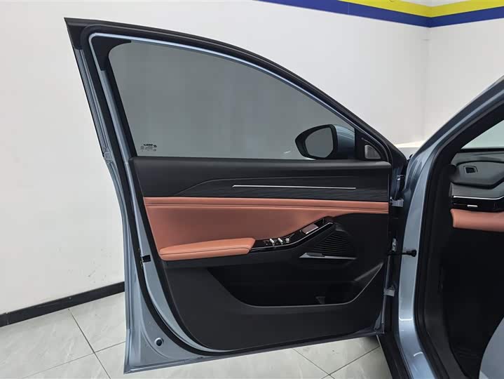 Geely Galaxy L6 2025 2025款 EM-i 140km 星舰版