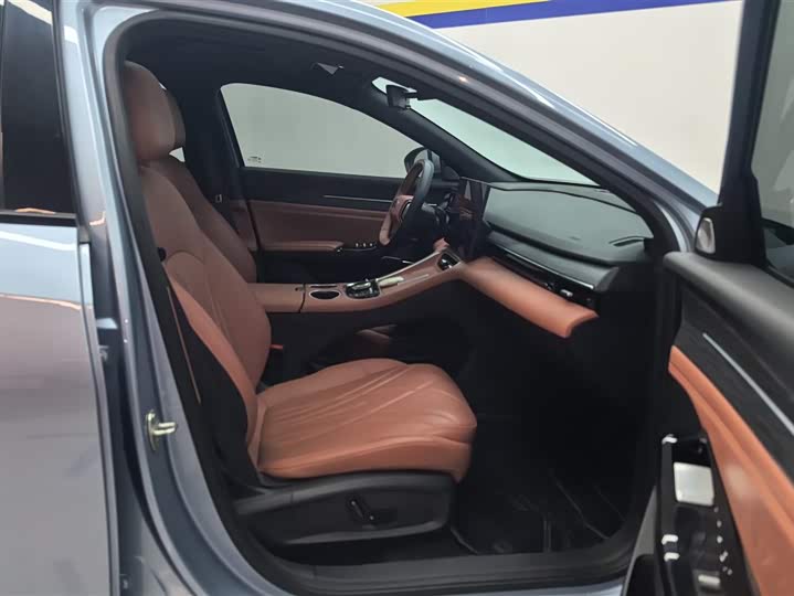 Geely Galaxy L6 2025 2025款 EM-i 140km 星舰版