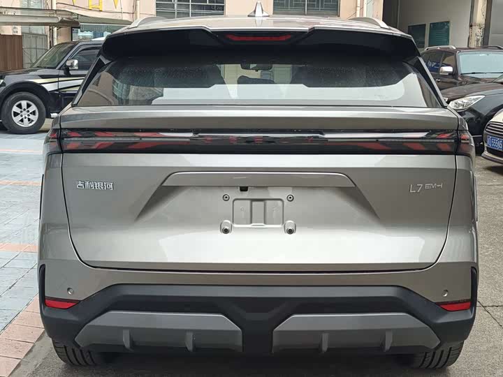 Geely Galaxy L7 2025 2025款 EM-i 115km 远航版