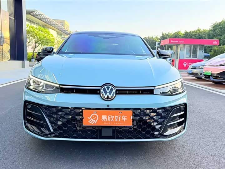 Volkswagen Passat 2025 2025款 Pro 380TSI 星空龙尊版