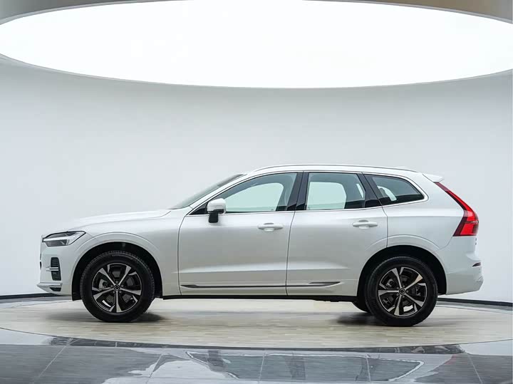 Volvo XC60 2026 2026款 B5 四驱智逸豪华版
