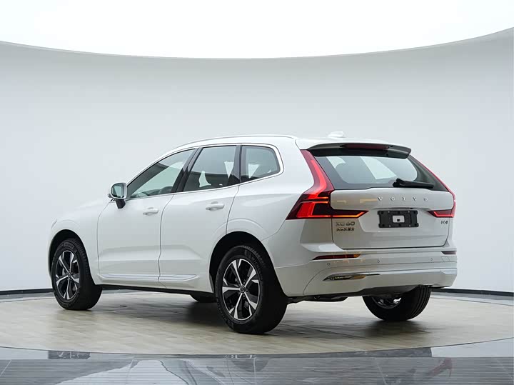 Volvo XC60 2026 2026款 B5 四驱智逸豪华版