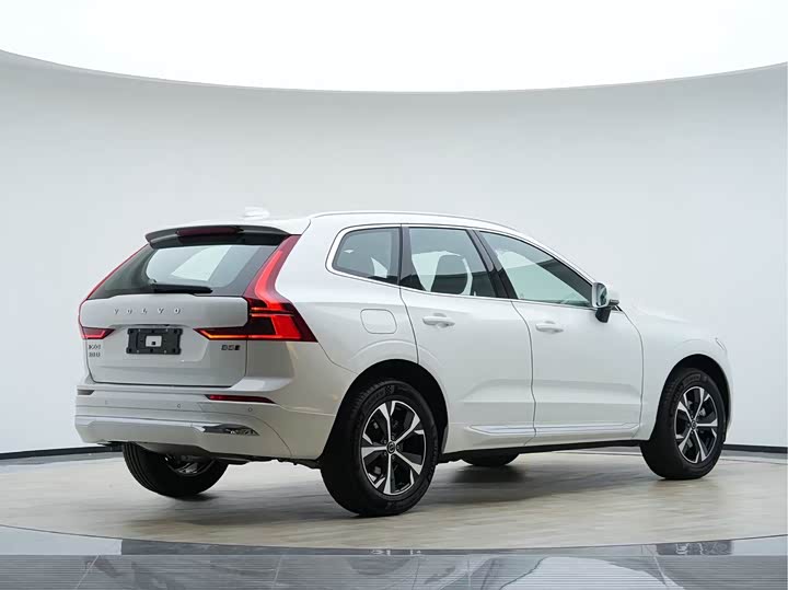 Volvo XC60 2026 2026款 B5 四驱智逸豪华版