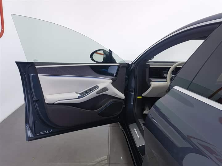 Denza Z9 2024 2024款 1100km 四驱Ultra版