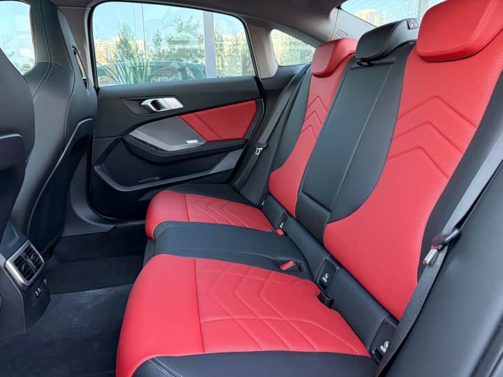 BMW 2 Series 2025 2025款 225L M运动曜夜套装