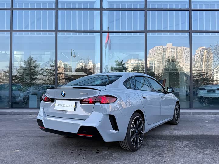 BMW 2 Series 2025 2025款 225L M运动曜夜套装