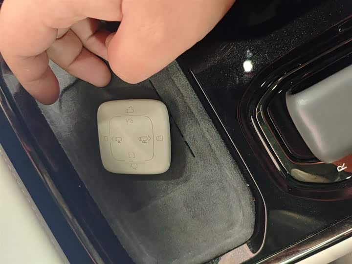 Zeekr 009 2024 2024款 六座行政版四驱 108kWh