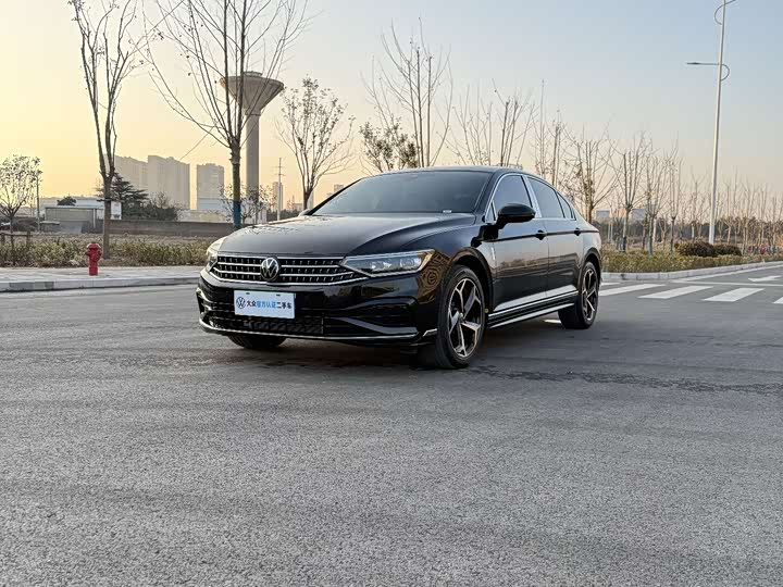 Volkswagen Magotan 2025 2025款 改款 众享款 330TSI DSG豪华型