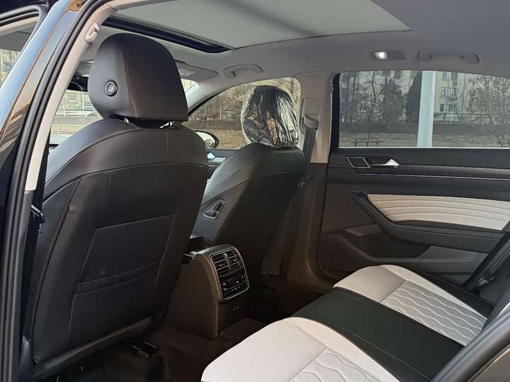 Volkswagen Magotan 2025 2025款 改款 众享款 330TSI DSG豪华型