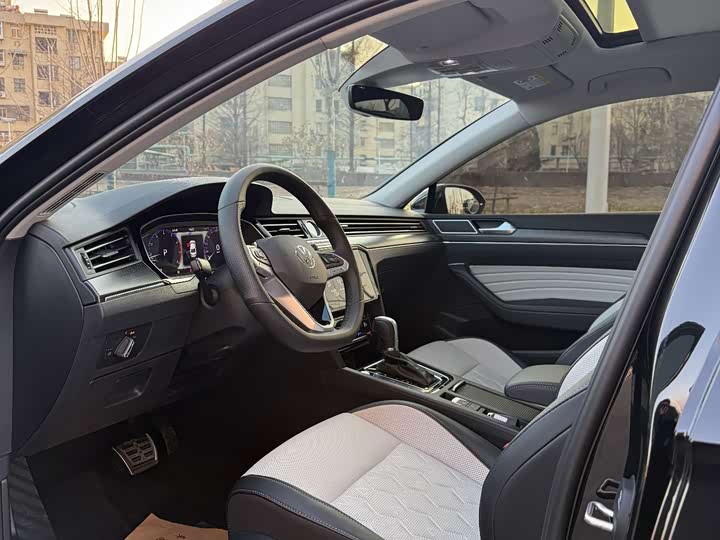 Volkswagen Magotan 2025 2025款 改款 众享款 330TSI DSG豪华型