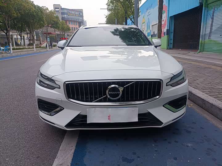 Volvo V60 2024 2024款 B5 智远豪华版